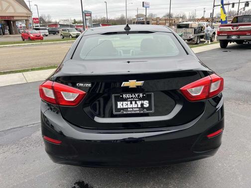 2018 Chevrolet Cruze LS