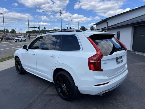 2018 Volvo XC90 T6 Momentum