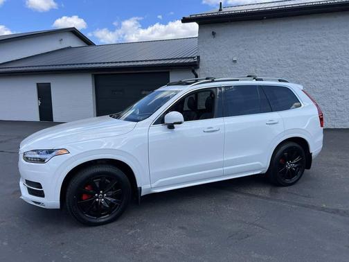 2018 Volvo XC90 T6 Momentum