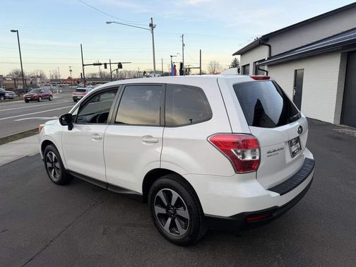 2016 Subaru Forester 2.5i