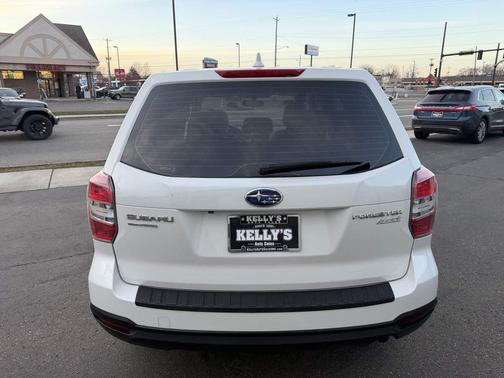 2016 Subaru Forester 2.5i