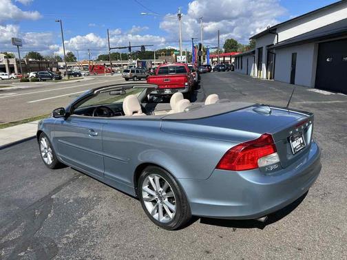2011 Volvo C70 T5