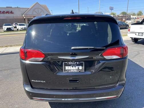 2018 Chrysler Pacifica Touring-L