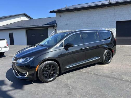 2018 Chrysler Pacifica Touring-L
