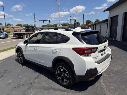 Crystal White Pearl 2021 Subaru Crosstrek Premium