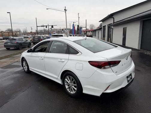 2018 Hyundai SONATA SE