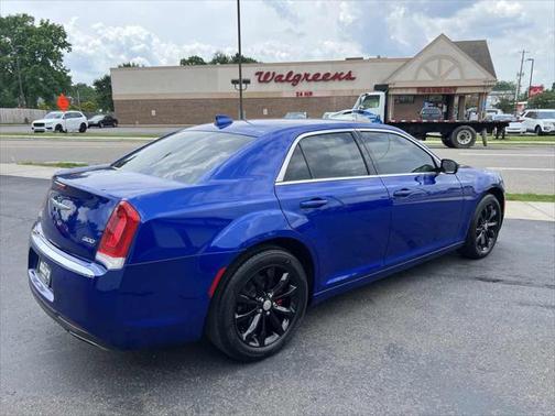 2018 Chrysler 300 Touring