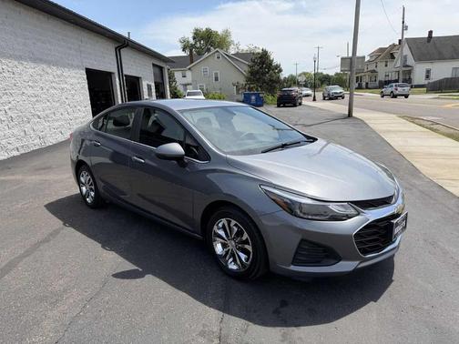 Satin Steel Gray Metallic 2019 Chevrolet Cruze LT