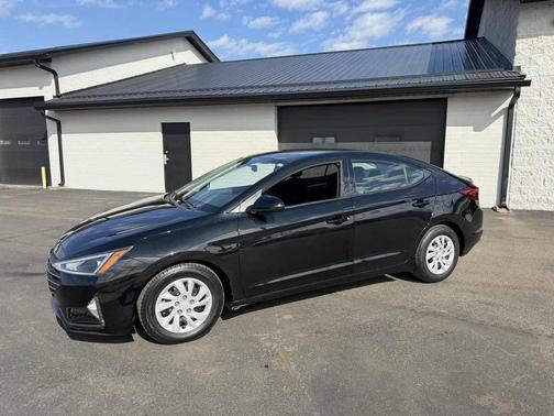 2019 Hyundai ELANTRA SE
