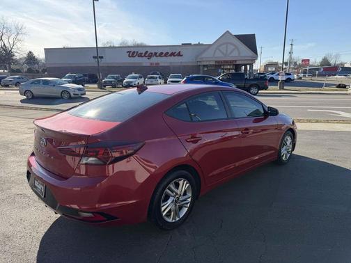2019 Hyundai ELANTRA SEL