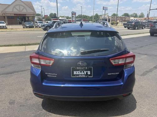 Lapis Blue Pearl 2017 Subaru Impreza 2.0i Premium