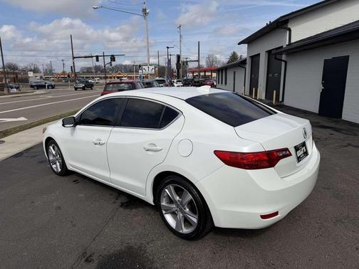 2014 Acura ILX 2.0L Technology