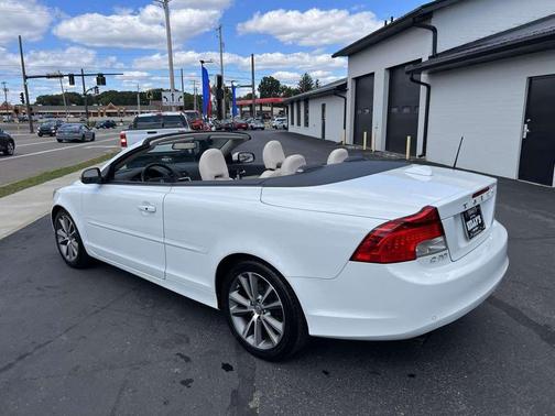 2012 Volvo C70 T5