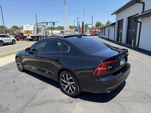 Black Stone 2020 Volvo S60 T6 Momentum