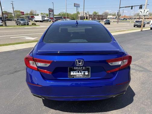 Still Night Pearl 2018 Honda Accord Sport