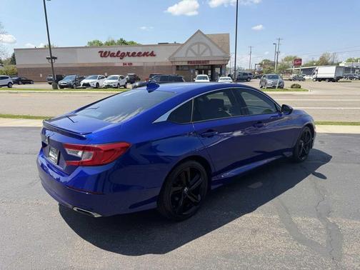 Still Night Pearl 2018 Honda Accord Sport