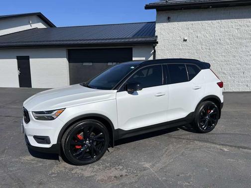 2020 Volvo XC40 T5 R-Design