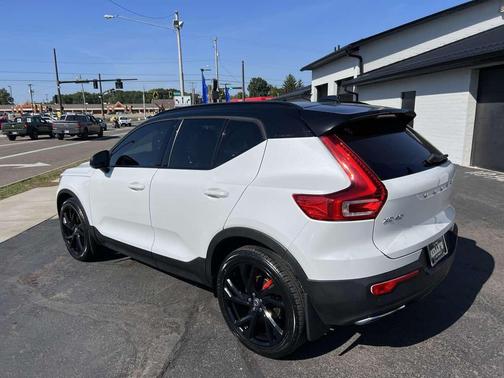 2020 Volvo XC40 T5 R-Design