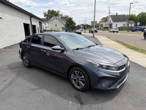 Gravity Gray 2023 Kia Forte LXS