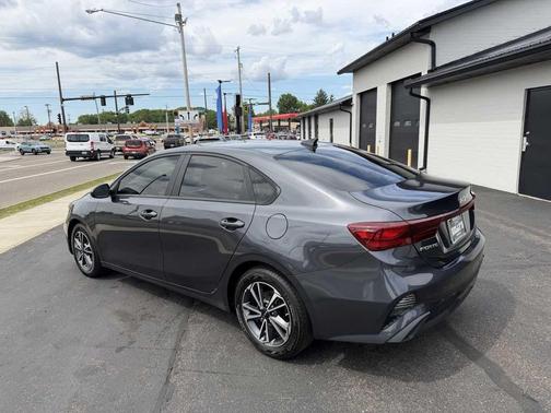 Gravity Gray 2023 Kia Forte LXS