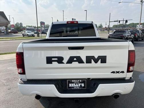 2018 RAM 1500 Night Quad Cab 4x4 6'4' Box
