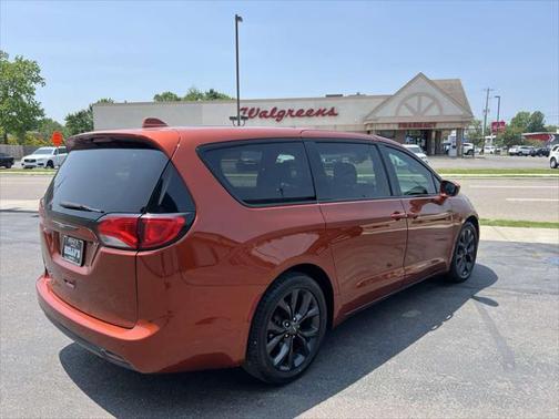 2018 Chrysler Pacifica Touring Plus