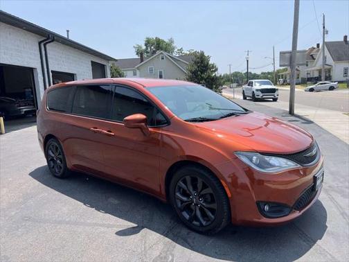2018 Chrysler Pacifica Touring Plus