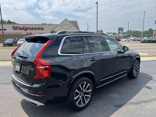 2019 Volvo XC90 T6 Momentum