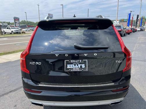 2019 Volvo XC90 T6 Momentum