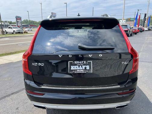 2019 Volvo XC90 T6 Momentum