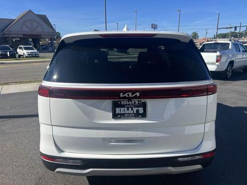 2023 Kia Carnival LX