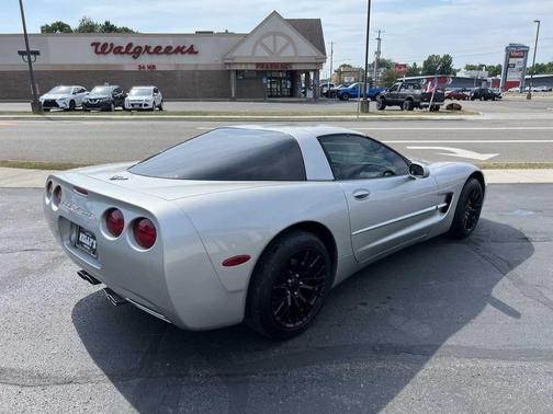 2004 Chevrolet Corvette Base
