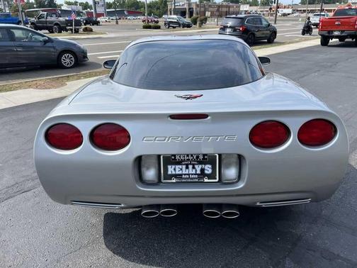 2004 Chevrolet Corvette Base