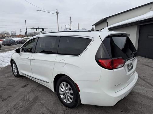 2018 Chrysler Pacifica Touring-L