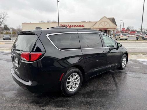 2021 Chrysler Voyager LXI