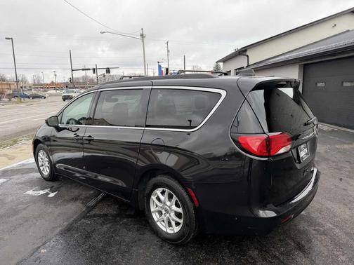 2021 Chrysler Voyager LXI