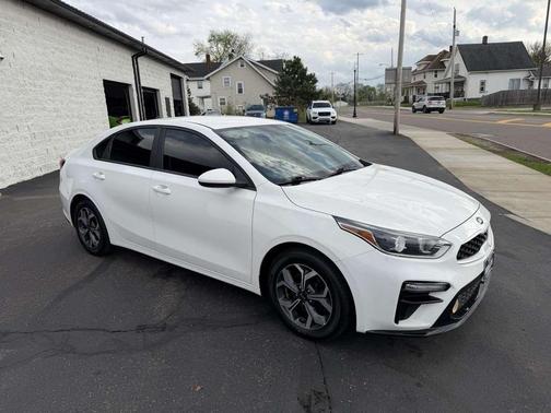 Clear White 2019 Kia Forte LXS