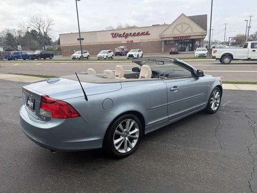2011 Volvo C70 T5
