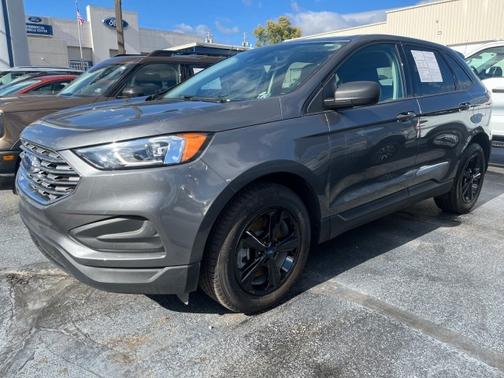 2022 Ford Edge SE