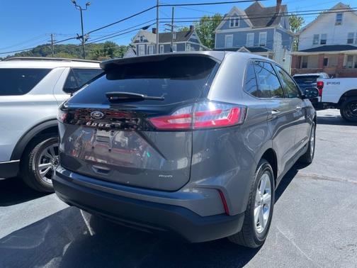 2022 Ford Edge SE