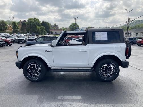 OXFORD WHITE 2021 Ford Bronco OUTER BANKS
