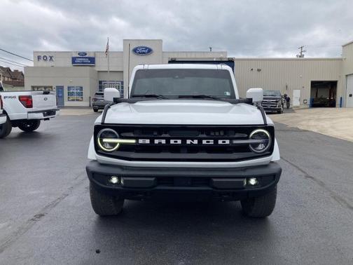 OXFORD WHITE 2021 Ford Bronco OUTER BANKS