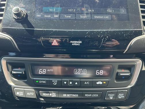 Platinum White Pearl 2022 Honda Pilot AWD Black Edition