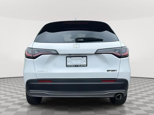 Platinum White Pearl 2023 Honda HR-V AWD Sport