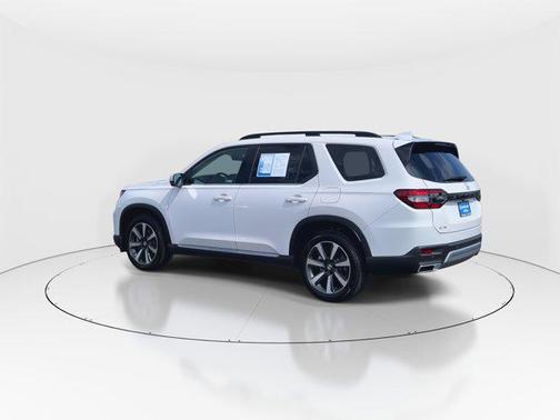 2025 Honda Pilot Touring 8-Passenger