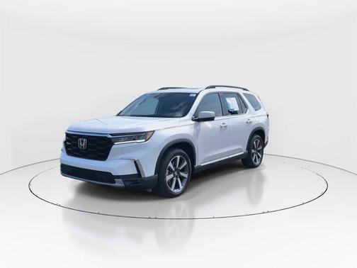 2025 Honda Pilot Touring 8-Passenger