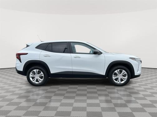 Summit White 2024 Chevrolet Trax LS