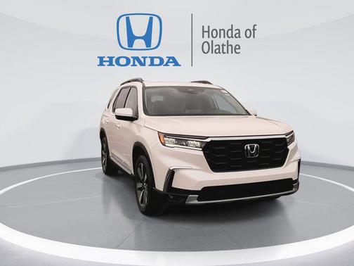 2025 Honda Pilot Touring 8-Passenger