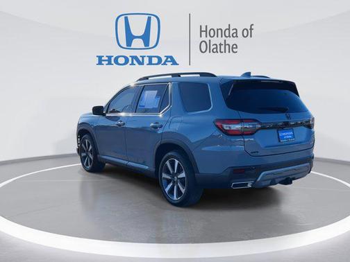 2024 Honda Pilot Touring 8-Passenger