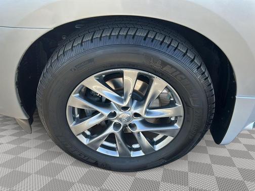 2015 INFINITI QX60 Base